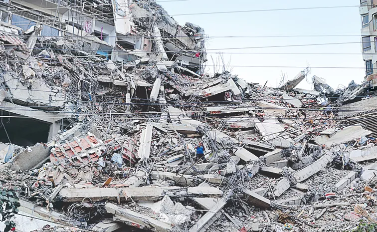 Buildings collapse after powerful earthquake hits Venezuela