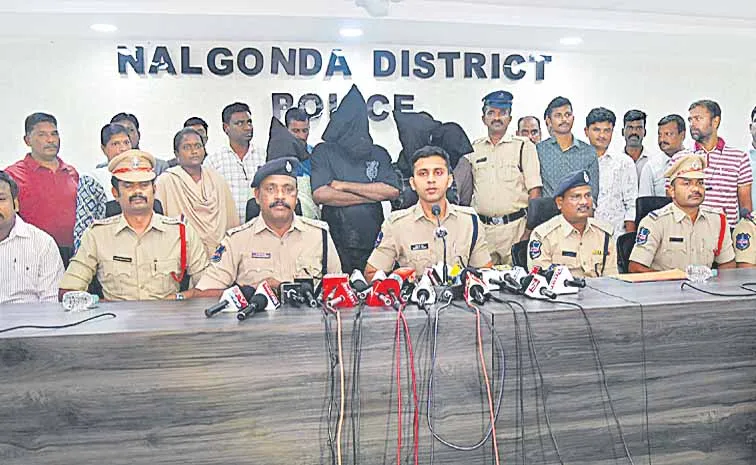 Police solve assassination case in Nalgonda