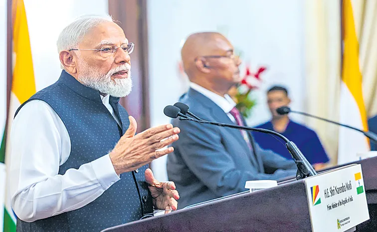 PM Narendra Modi Bilateral Talks with Seychelles President Patrick Herminie