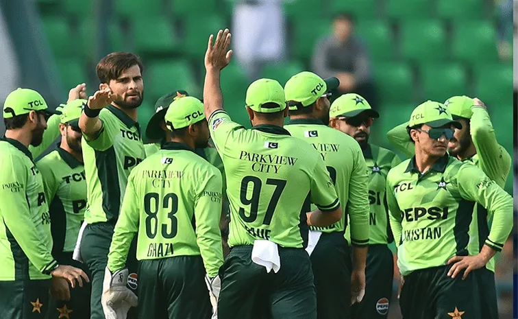 Pakistan prevail in low-scoring chase to clinch series