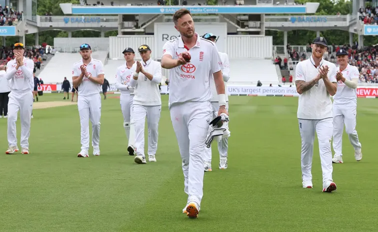 England Gets Lead-Ollie-Robinson Five Wicket Haul Vs New Zeland Test