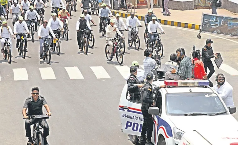 CM Chandra Babu Cycle Rally In Vizag 