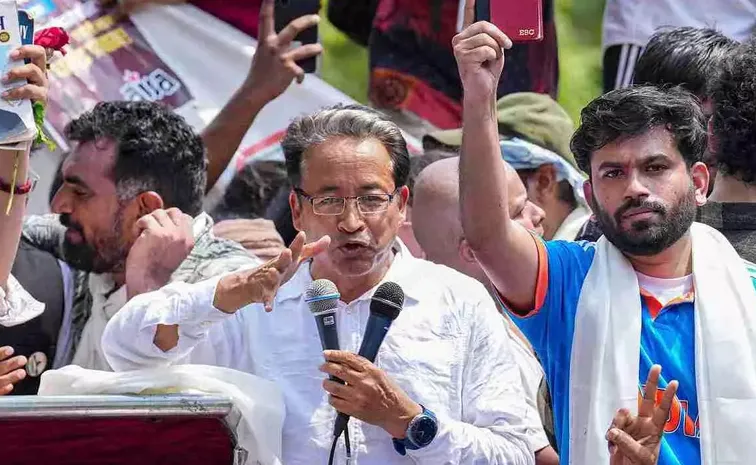 CJP Protesters ask activist Sonam Wangchuk to become Education Minister