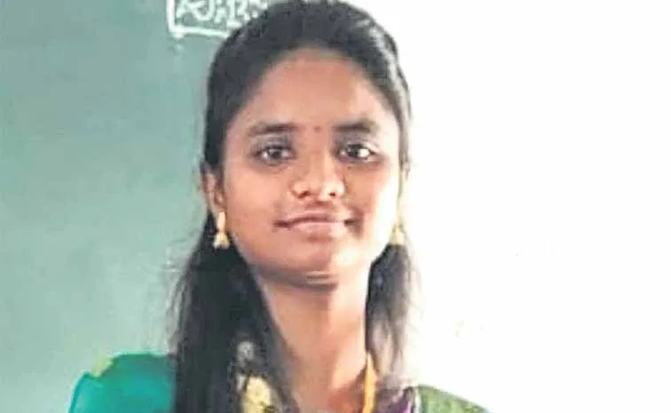 Young woman commits suicide after not being allowed to buy a cellphone