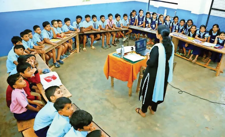 No More Last Benches State Plans U-Shaped Calssroom Seating1