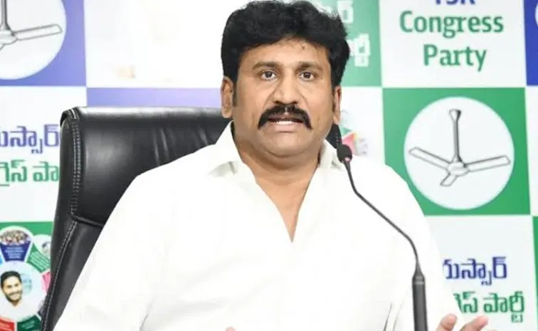 తోపుదుర్తి ప్రకాష్‌రెడ్డికి  తప్పిన ప్రమాదం