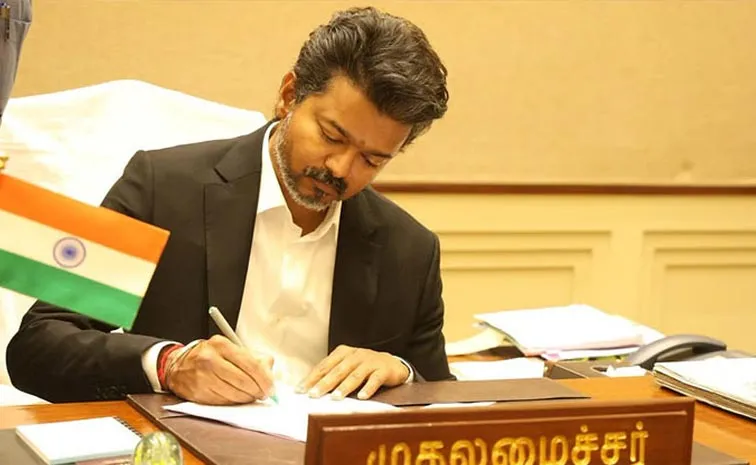 కొత్త స్క్రిప్ట్‌ రాసే పనిలో దళపతి విజయ్‌!