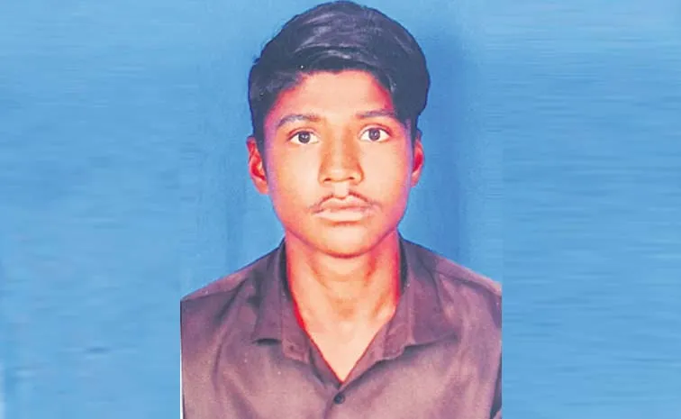 Young Man Of Telangana Stranded In Saudi Arabia