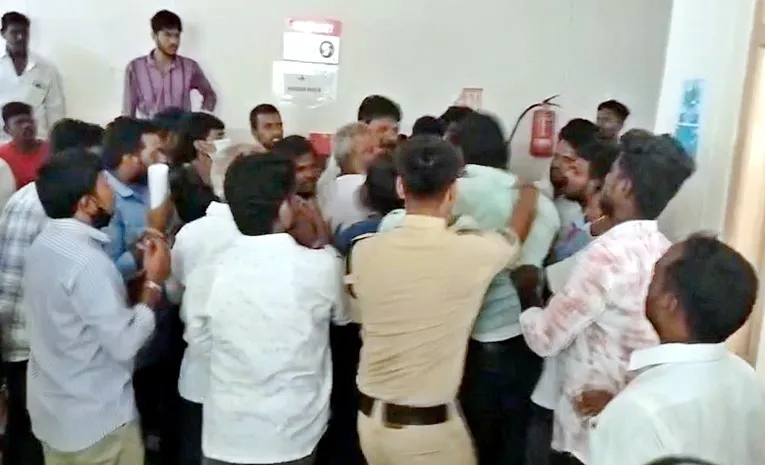 Jogipet Clash Over Beef And Mutton Shops In Sangareddy