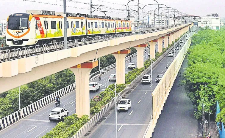 డబుల్‌ డెక్కర్‌ మెట్రో డౌటే