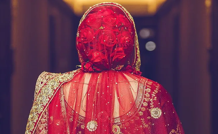 UP bride halts wedding after grooms brother pulls her pallu And then