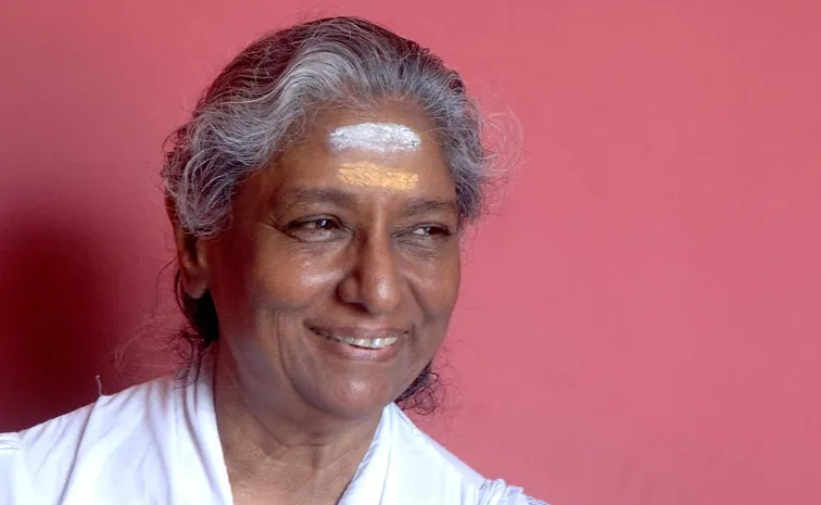 S Janaki Final Rites Tomorrow Mysuru Public Darshan Maharaja College Grounds Funeral  5PM 