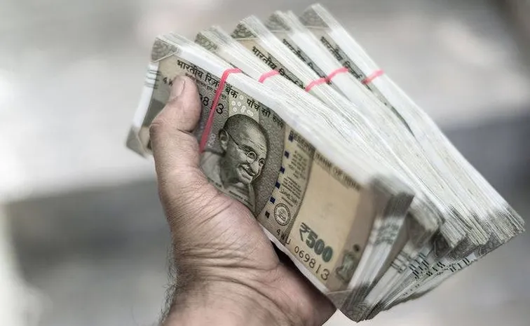 740 crore shown in women bank account in Phansidewa