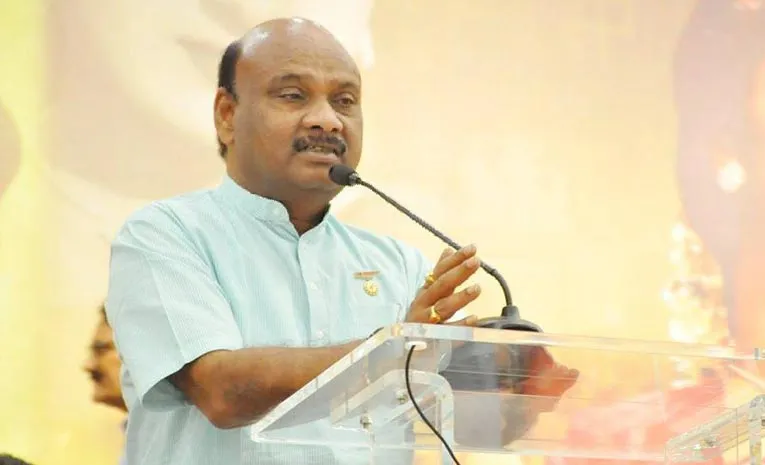 ఓటు వేయనివాడికి  పథకాలు ఎందుకివ్వాలి ? 