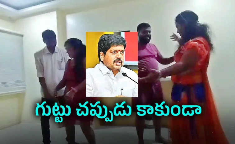 Video of Minister Kollu Ravindra Associates at Jewellery Shop Goes Viral