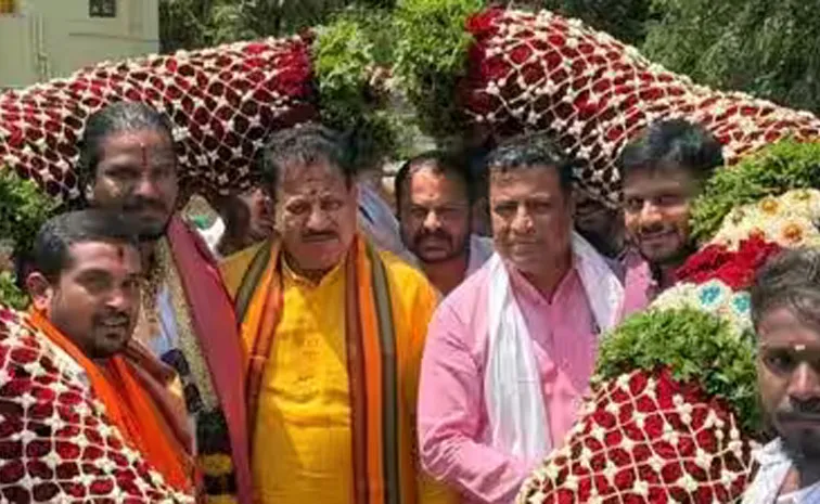రౌడీషీటర్ బర్త్‌డే పార్టీలో బీజేపీ ఎమ్మెల్యే సందడి
