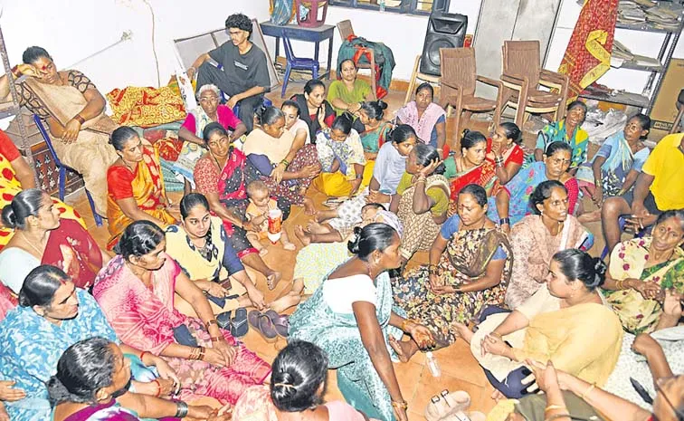 YS Jagan To Visit Jabbar Thota Over Visakhapatnam Fishermen Tragedy