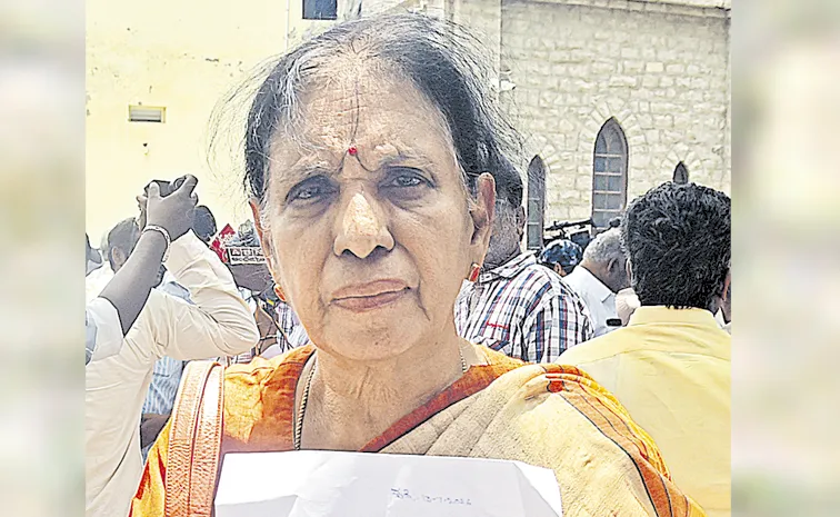  Ex-Minister Shanakkayala Aruna alleges missing voter details