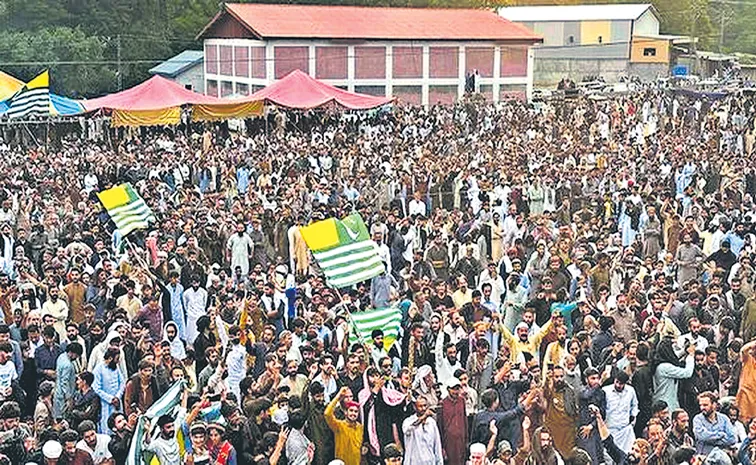 Sakshi Guest Column On Pakistan is reeling from the crisis
