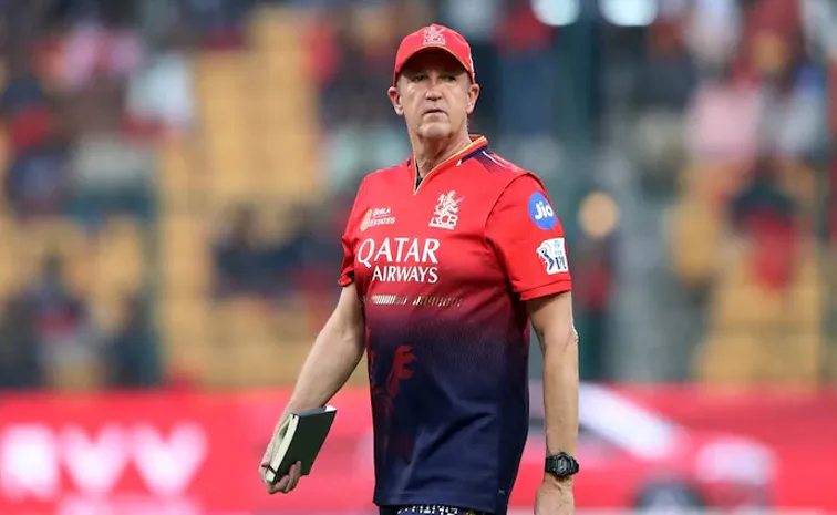 Andy Flower rules himself out of replacing Mccullum as England Test Coach