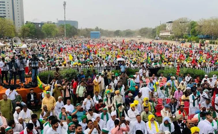 ఢిల్లీలో ఉద్రిక్తత.. ‘మహా పంచాయత్‌’తో కదం తొక్కిన అన్నదాతలు!