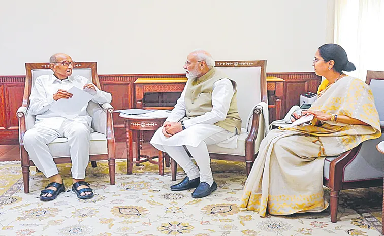 Sharad Pawar, Supriya Sule Meet PM Narendra Modi