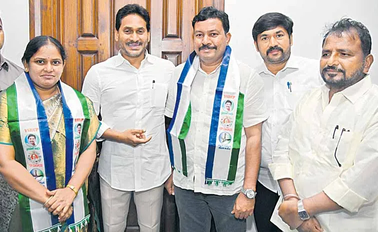 Senior Congress leaders join YSRCP