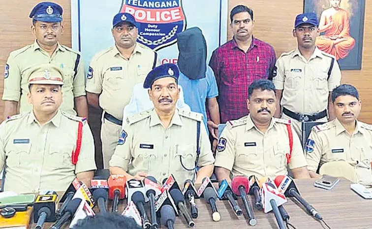 డామిట్‌ కథ అడ్డం తిరిగింది..
