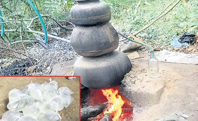 అక్రమ మద్యంపై ఎక్సైజ్‌ అధికారుల దాడులు