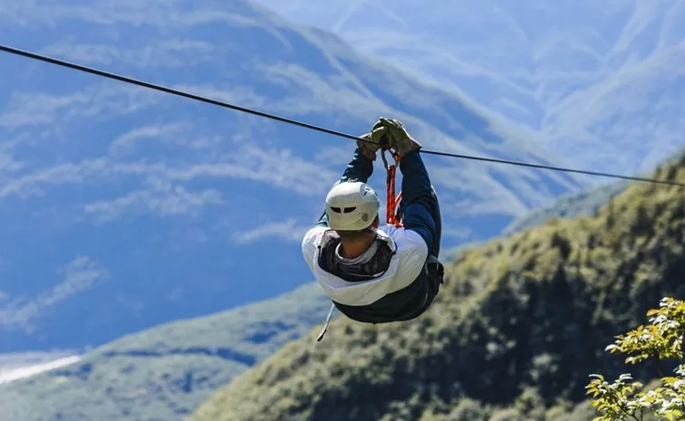 76 years old woman goes on thrilling zipline ride in Kerala2