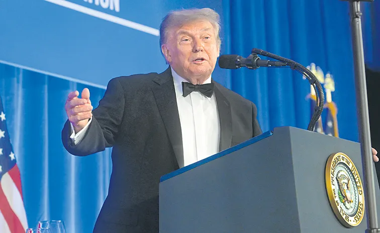 Donald Trump takes swipes at press during White House Correspondents
