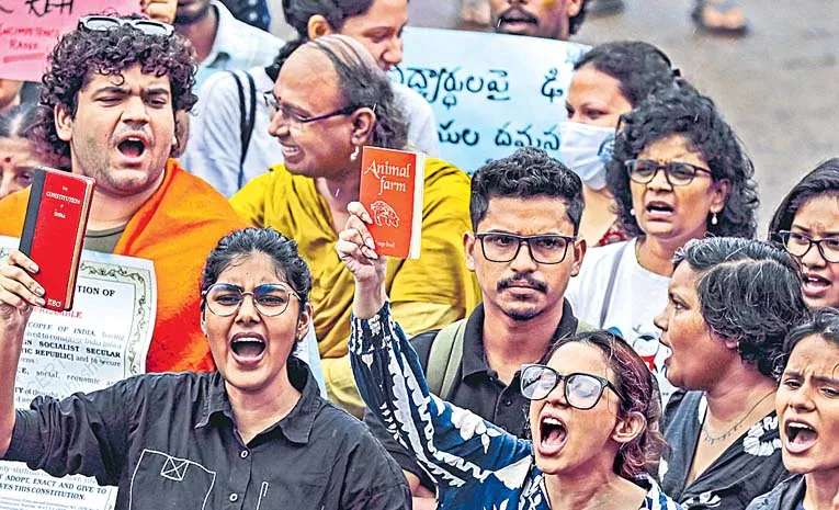 నిర్మాణాత్మక రాజకీయాలు కావాలి!