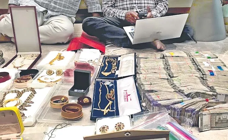 మరో 50 ‘కట్టల పాములు’!