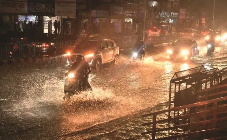 హైదరాబాద్‌లో దంచి కొడుతున్న వర్షం