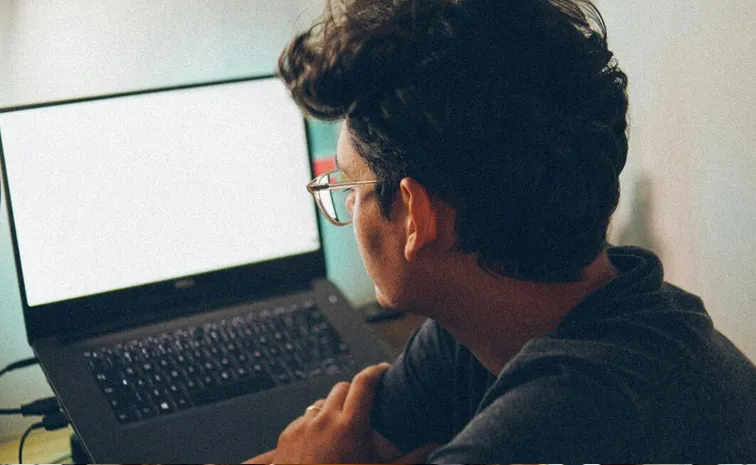 US Job Market Slump Forces Bengaluru Techie to Return Home Empty Handed