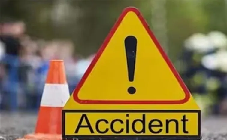 Lorry-Hits-Auto Near Kambham Markapuram District Andhra-Pradesh