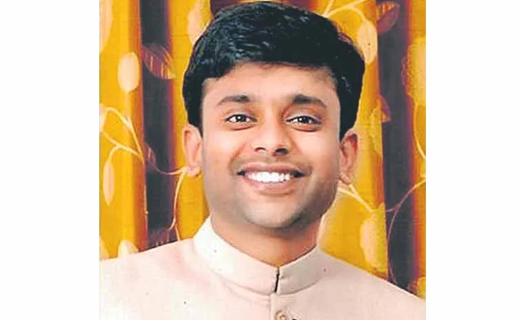 రిటైర్డ్‌ ఐపీఎస్‌ ఏకే ఖాన్‌ కుమారుడిపై చీటింగ్‌ కేసు