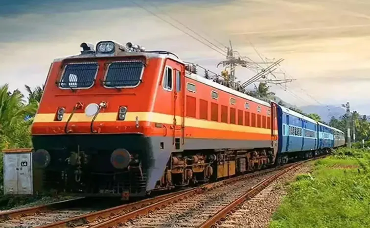 ప్రయాణికుడి కేసు.. రైల్వేకు రూ.25 వేల జరిమానా