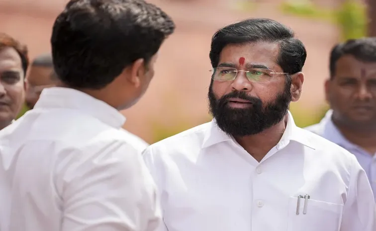 అనారోగ్యంతో ఆస్పత్రిలో చేరిన ఏకనాథ్ షిండే