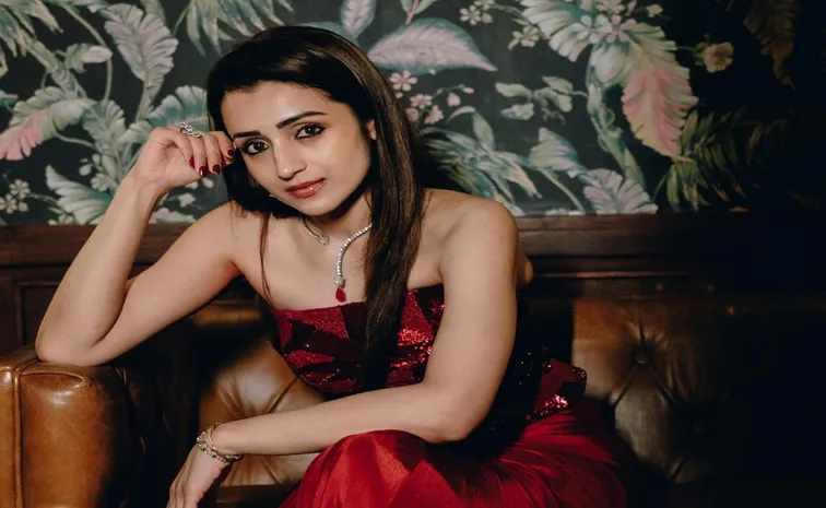 ఇలా జరగడం మూడోసారి.. ‘జారా’పై త్రిష సీరియస్‌