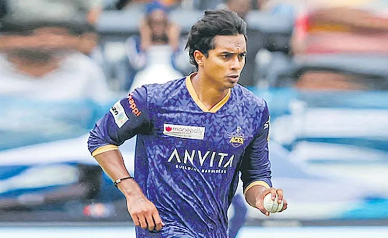 సీవీ మిలింద్‌ ఆల్‌రౌండ్‌ షో