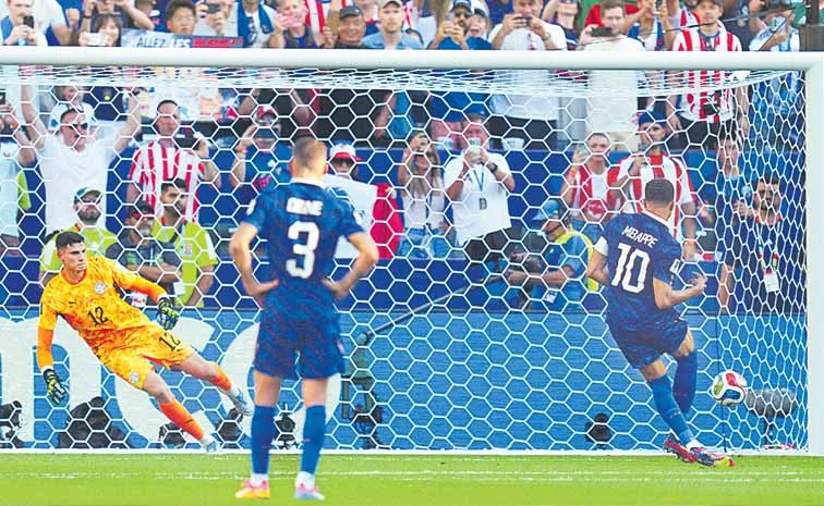 France football team reaches quarterfinals for 10th time