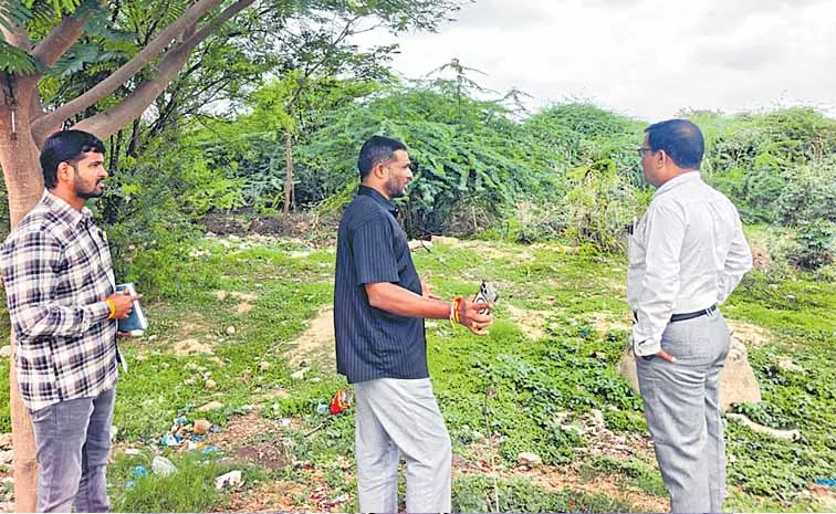 Officials inspect Munaganur lands