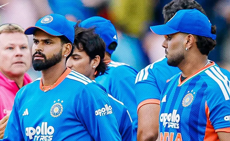 విఫలమైనా.. వాళ్లనే కొనసాగించండి: భారత దిగ్గజం
