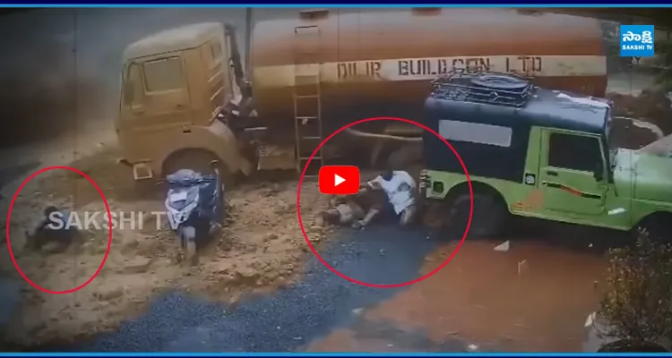 Watch Video: కొట్టుకుపోయిన మనుషులు, బస్సులు, లారీలు, ట్యాంకర్లు.. కేరళలో ఊహకందని ఘోరం..