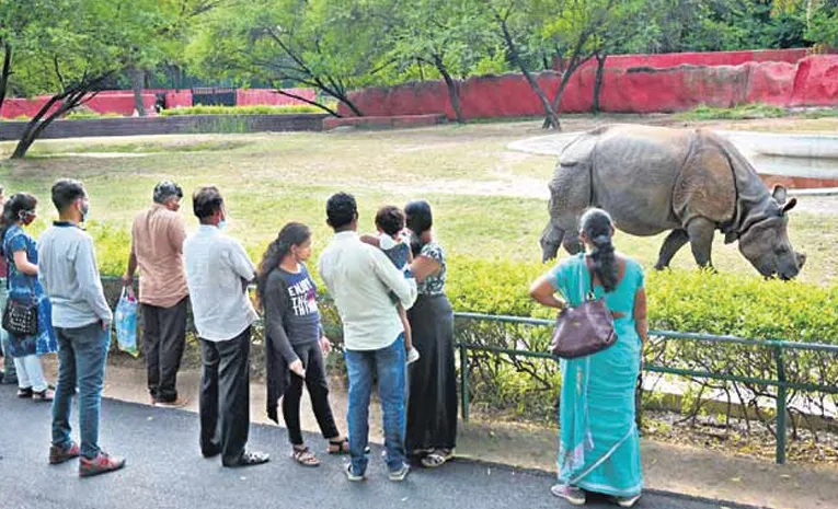 HYD: జూ పార్క్‌ టికెట్‌ రేట్లు పెరిగాయ్‌..