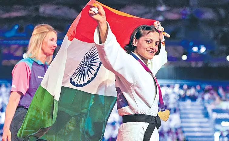 జూడోలో బంగారు ధగధగ