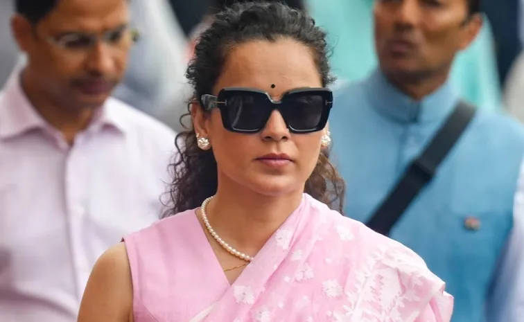 Kangana Ranaut Fires At Trolls Using Examples Of Her Film Roles Against Her