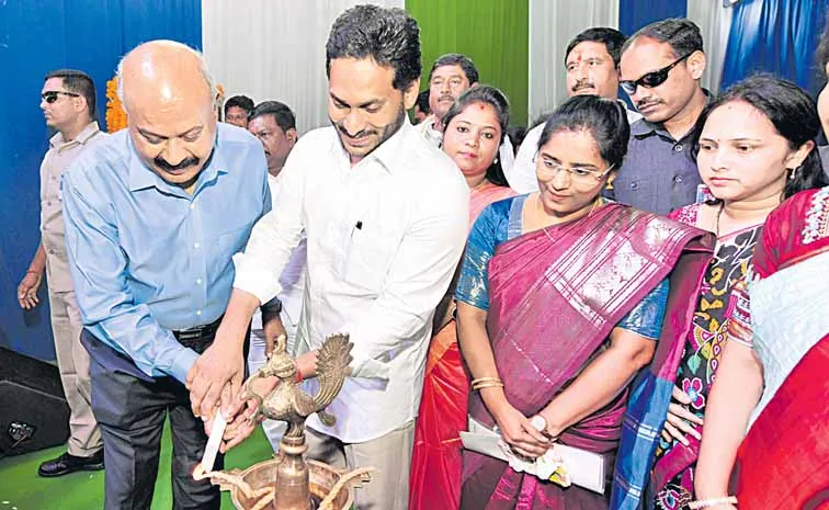 మరో క్రెడిట్ చోరీకి బాబు యత్నం