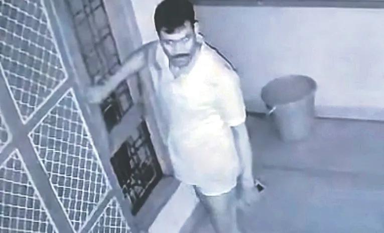 బోడుప్పల్‌లో చెడ్డీదొంగ హల్‌చల్‌ 